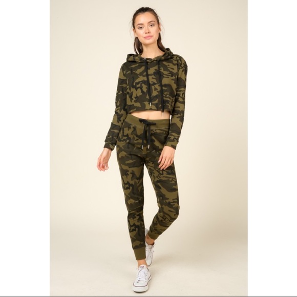 🆕 NWT Camo French Terry Drawstring Joggers - Picture 3 of 6